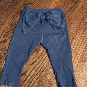 LA Made mini leggings with bow detail on the back